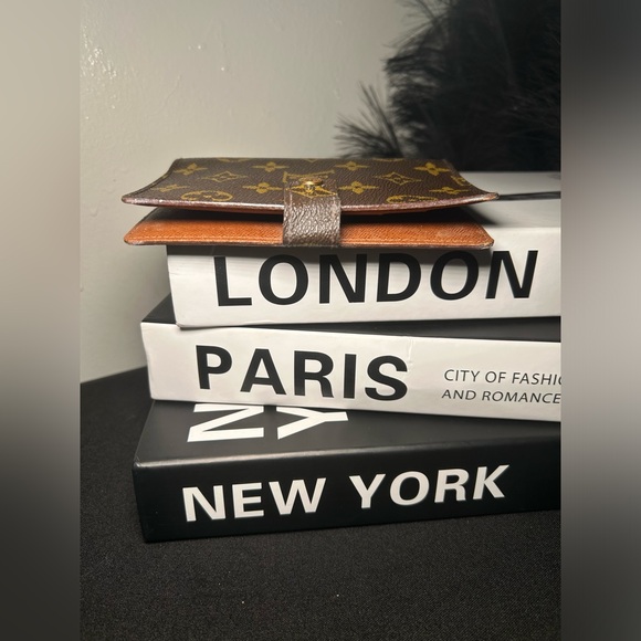 Authentic Louis Vuitton Agenda Cover PM size - Picture 5 of 10